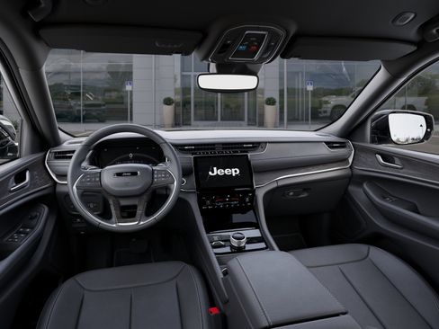 New 2025 Jeep Grand Cherokee Limited image 29