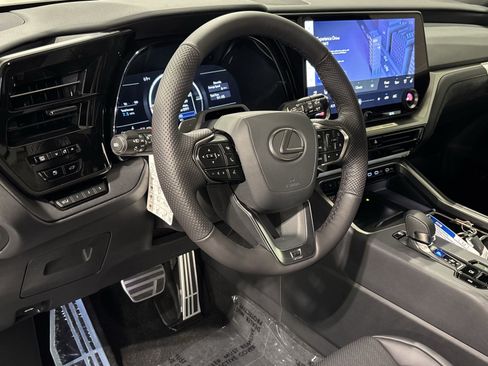Used 2026 Lexus TX 500h AWD image 29