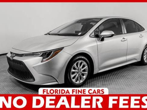 Used 2022 Toyota Corolla LE w/ LE Convenience Package FWD image 1