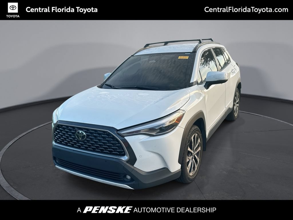 Used 2023 Toyota Corolla Cross XLE AWD/4WD image 1