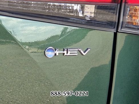 Used 2025 Toyota Highlander XLE AWD/4WD image 5