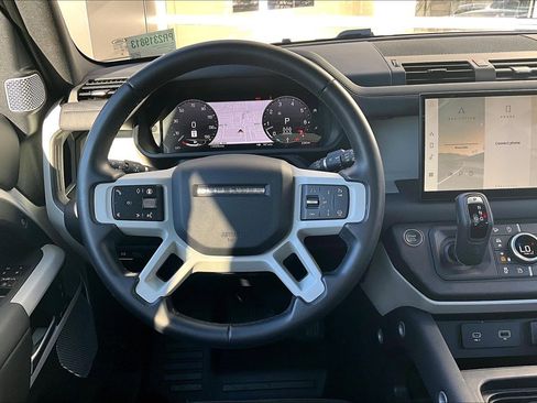 Used 2024 Land Rover Defender 130 S image 5