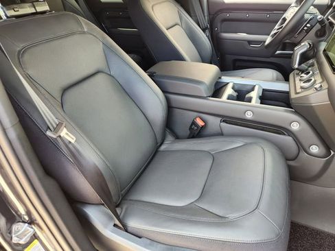 New 2025 Land Rover Defender 130 V8 image 10