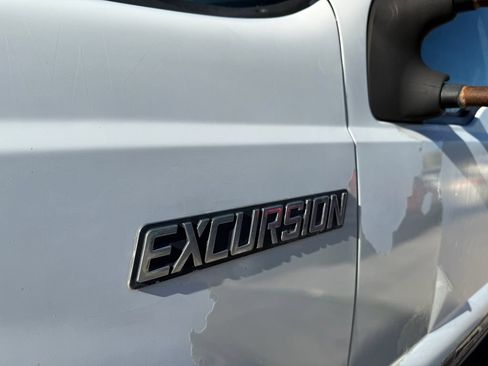 Used 2004 Ford Excursion 4WD image 17