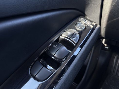 Used 2024 Nissan Altima 2.5 SR image 12