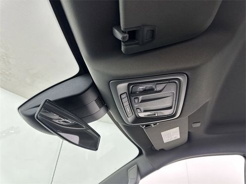 Used 2025 Chevrolet Silverado 2500 LT w/ Convenience Package image 19