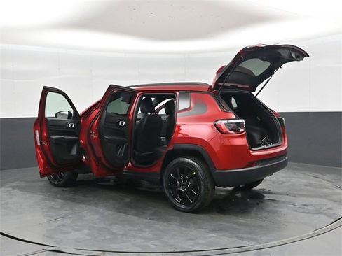 New 2026 Jeep Compass Latitude image 47