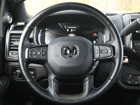 Used 2025 RAM 3500 Limited AWD/4WD image 17