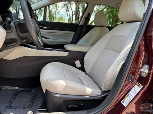 Used 2025 Nissan Altima 2.5 SV FWD image 27