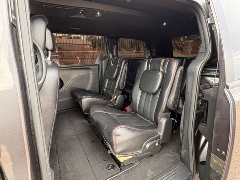 Used 2019 Dodge Grand Caravan GT FWD image 7