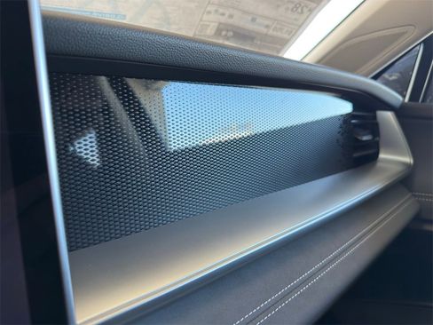 New 2026 Volkswagen Tiguan SE image 18