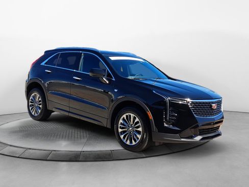 Used 2025 Cadillac XT4 Premium Luxury image 1
