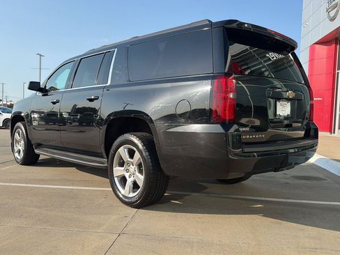 Used 2020 Chevrolet Suburban LT w/ Texas Edition Package RWD image 12