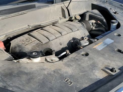 Used 2014 GMC Acadia SLT image 29