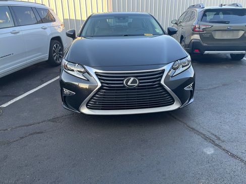 Used 2017 Lexus ES 350 w/ Luxury Package FWD image 6