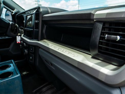 Used 2024 Ford F250 XL w/ XL Driver Assist Package AWD/4WD image 24