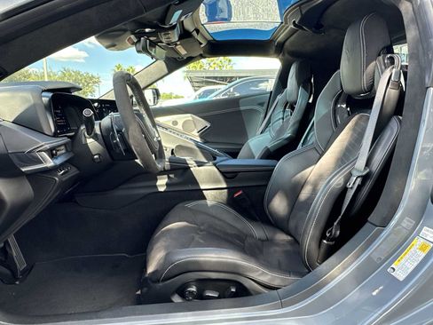 Used 2024 Chevrolet Corvette Stingray Premium Cpe w/ Body-Color Dual Roof Package image 15