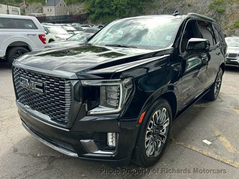 Used 2023 GMC Yukon Denali Ultimate AWD/4WD image 5