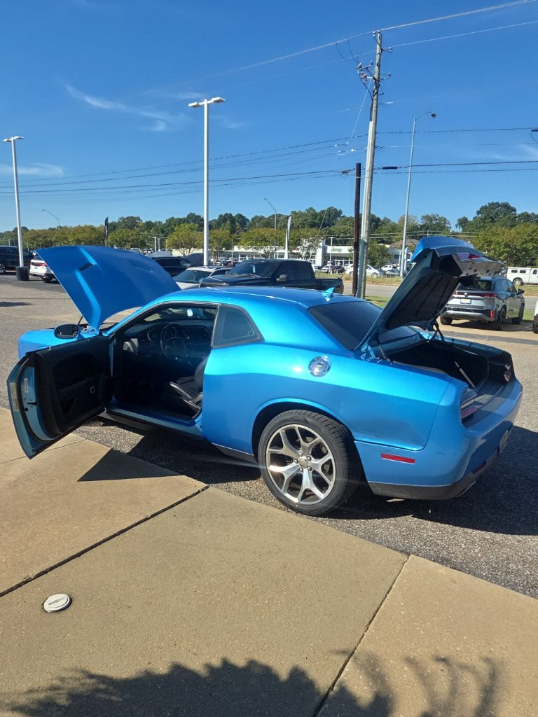 Used 2015 Dodge Challenger SXT Plus w/ Driver Convenience Group RWD image 17