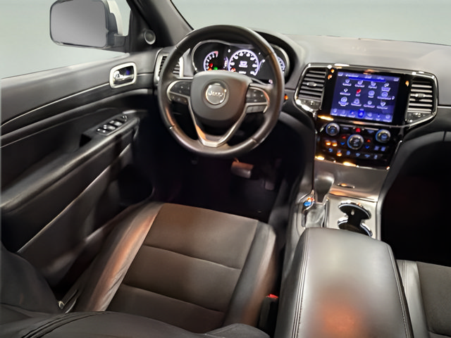 Used 2020 Jeep Grand Cherokee Altitude RWD image 25