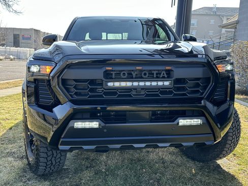Used 2024 Toyota Tacoma SR5 image 4