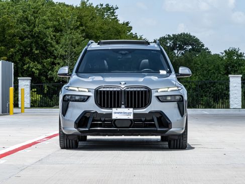 Certified 2025 BMW X7 xDrive40i w/ Executive Package AWD/4WD image 3