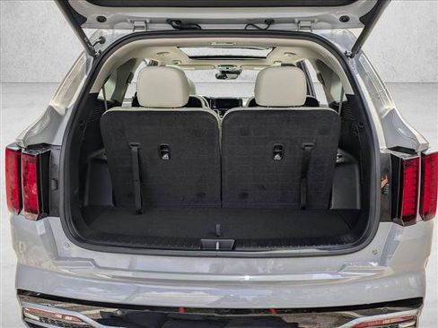 Used 2023 Kia Sorento EX w/ Panoramic Sunroof Package image 6