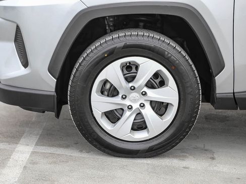 Used 2024 Toyota RAV4 LE AWD/4WD image 10