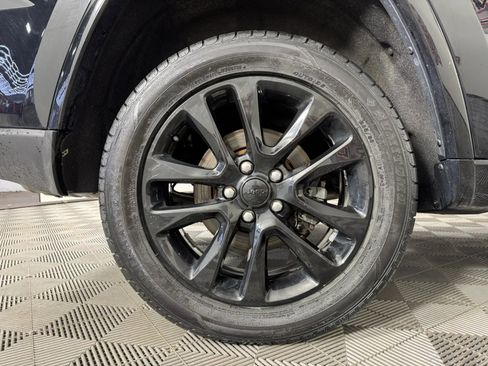Used 2021 Jeep Grand Cherokee Laredo X AWD/4WD image 46