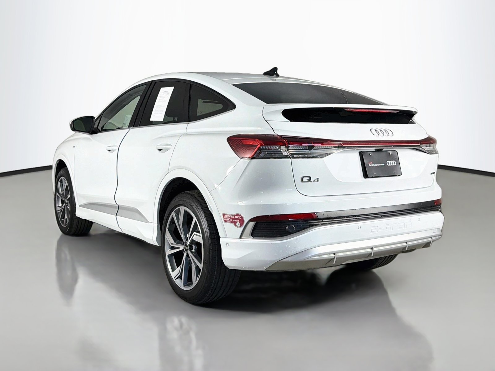 Certified 2023 Audi Q4 e-tron Premium Plus w/ Premium Plus AWD/4WD image 5