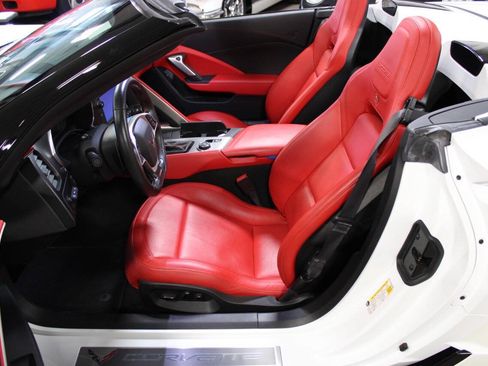 Used 2016 Chevrolet Corvette Z06 w/ 3LZ Preferred Equipment Group RWD image 36