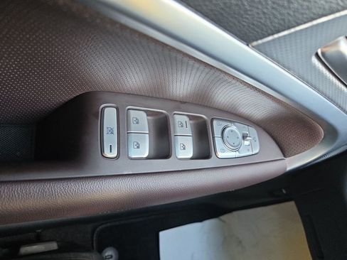 Used 2022 Genesis G70 2.0T w/ Prestige Package AWD/4WD image 11