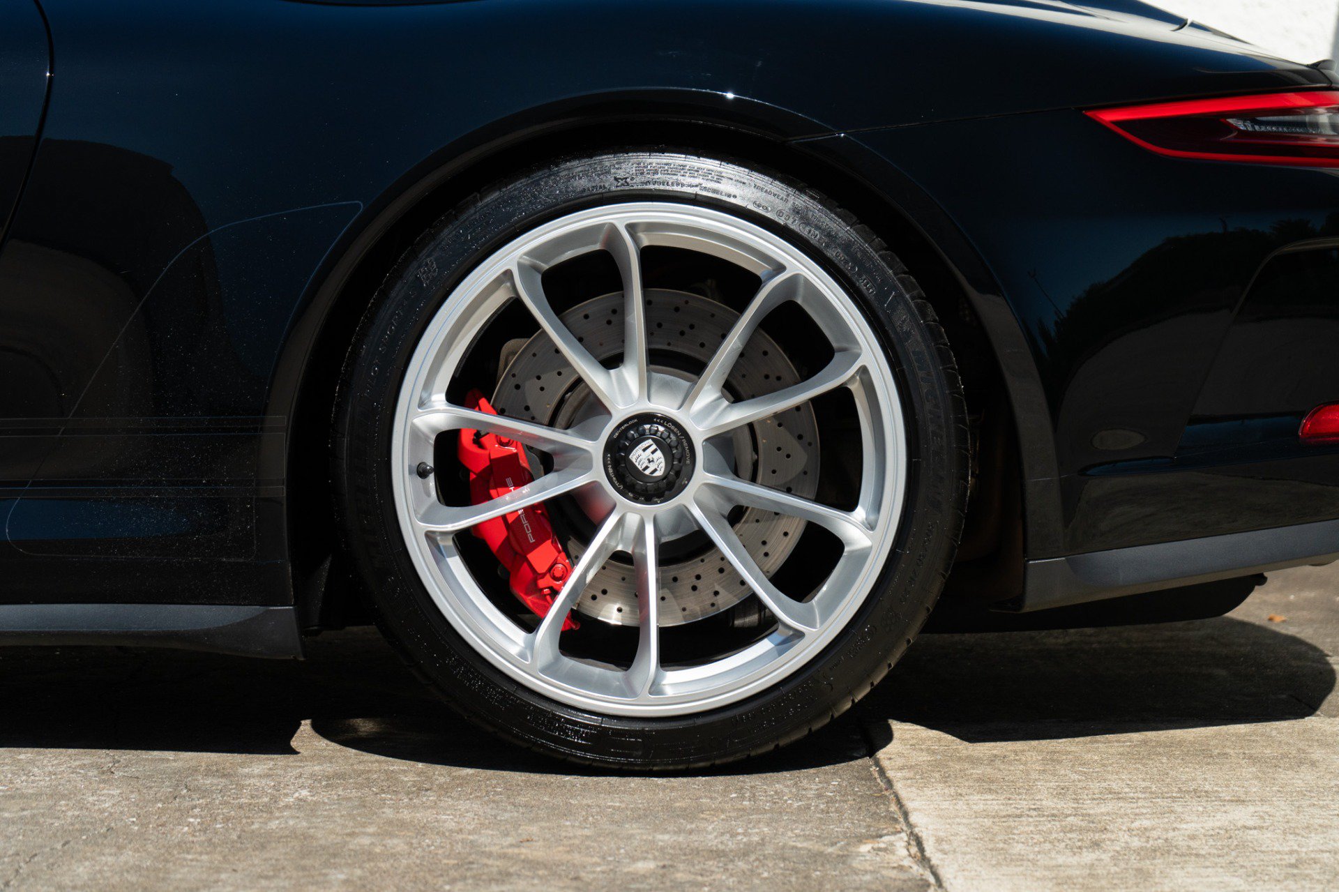 Used 2018 Porsche 911 GT3 RWD image 39