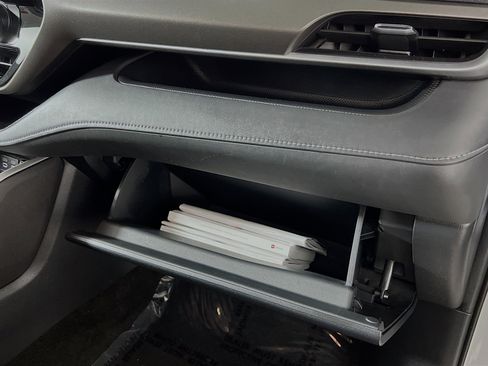 Used 2024 Toyota Highlander LE image 36