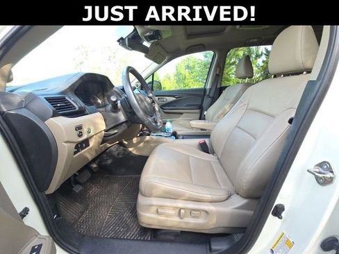 Used 2019 Honda Pilot Elite image 16