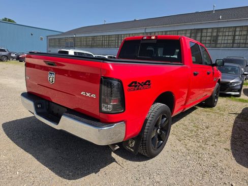 Used 2018 RAM 1500 Classic SLT AWD/4WD image 2