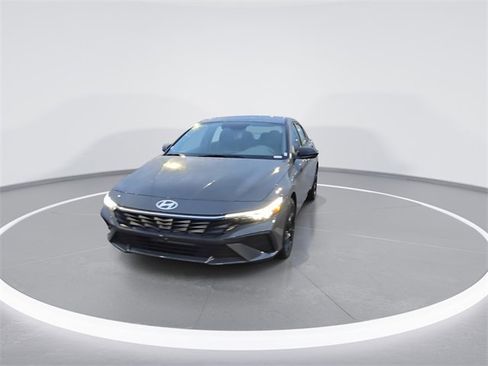 New 2026 Hyundai Elantra Sport image 3