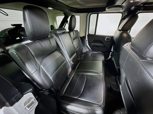 Used 2023 Jeep Wrangler Unlimited Sahara w/ Cold Weather Group image 26