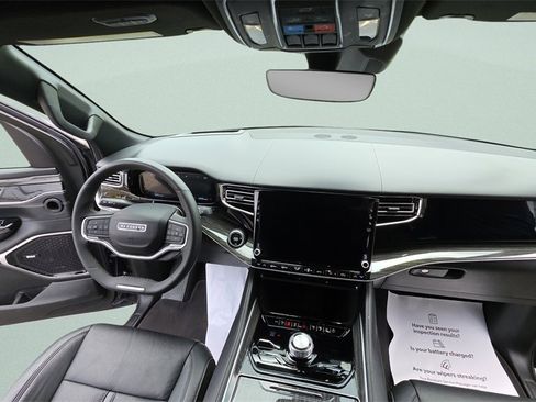 Used 2022 Jeep Wagoneer Series III w/ Premium Group I image 11