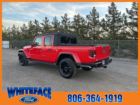 Used 2023 Jeep Gladiator Overland image 4