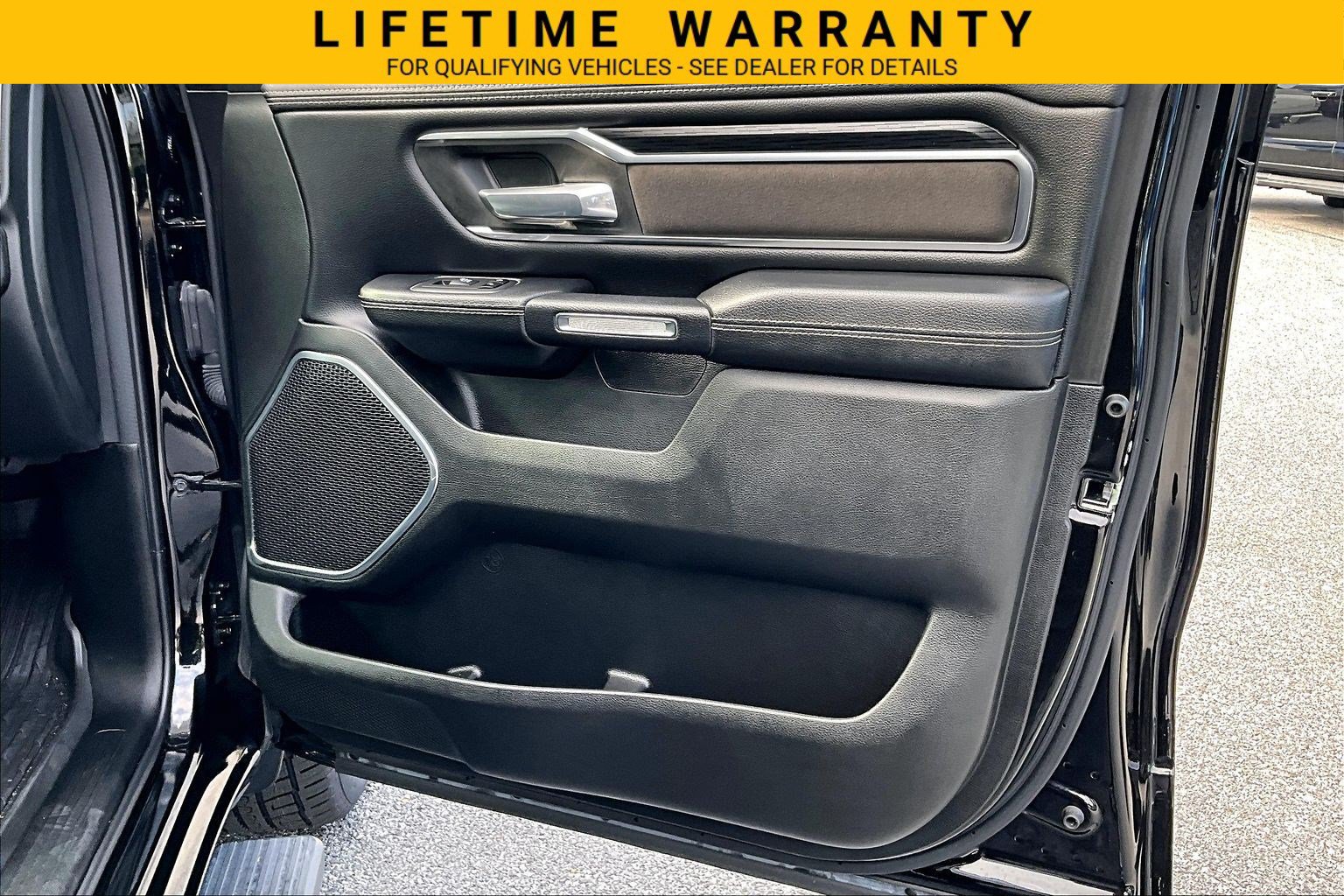 Used 2024 RAM 1500 Laramie AWD/4WD image 20