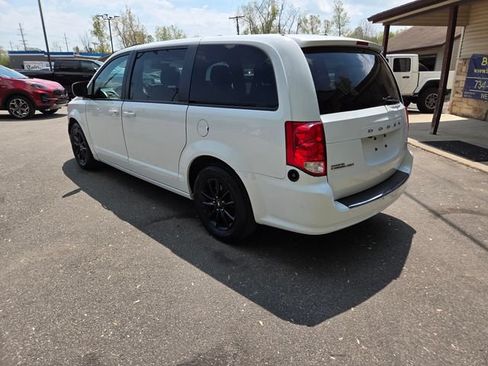 Used 2020 Dodge Grand Caravan GT FWD image 4