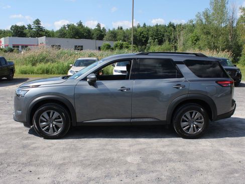 Used 2025 Nissan Pathfinder SV AWD/4WD image 5