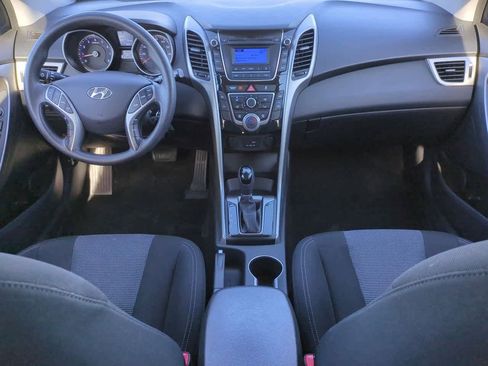 Used 2017 Hyundai Elantra GT image 13