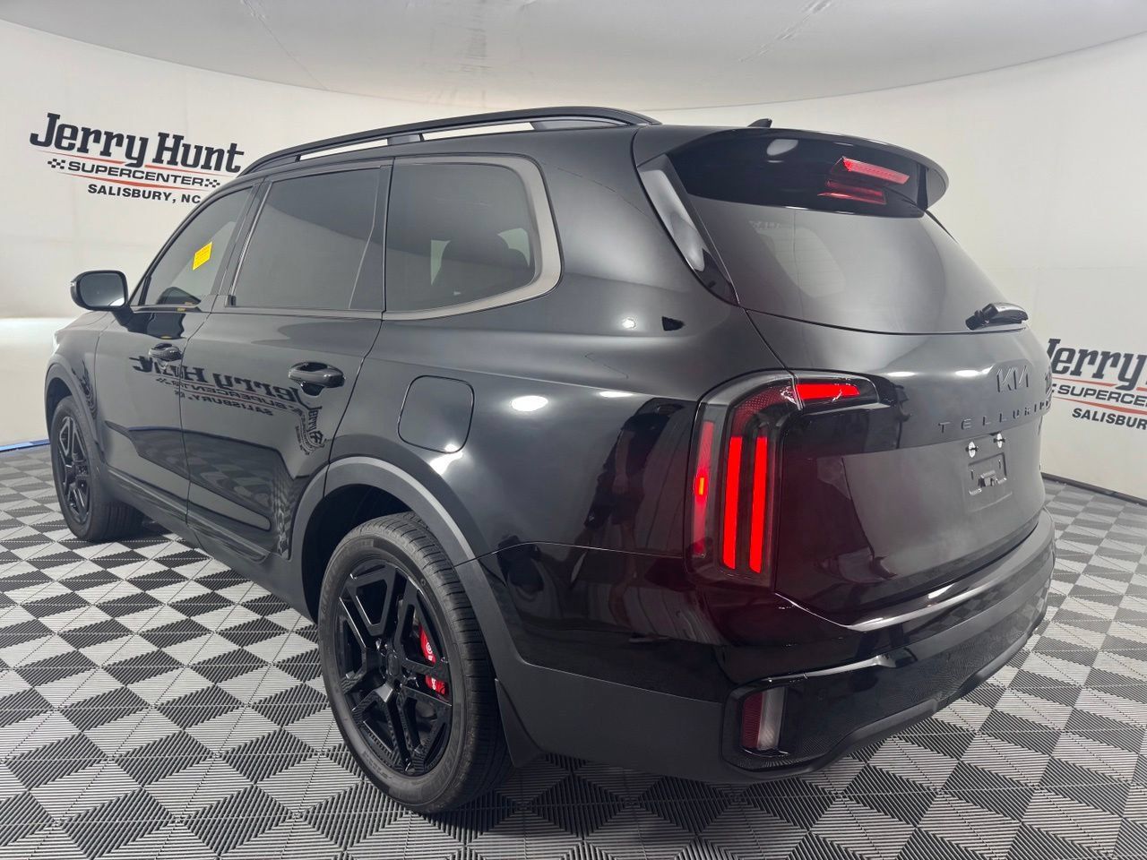 Used 2025 Kia Telluride EX X-Line AWD/4WD image 8