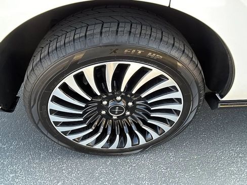 Used 2019 Lincoln Navigator Black Label w/ Cargo Package image 32