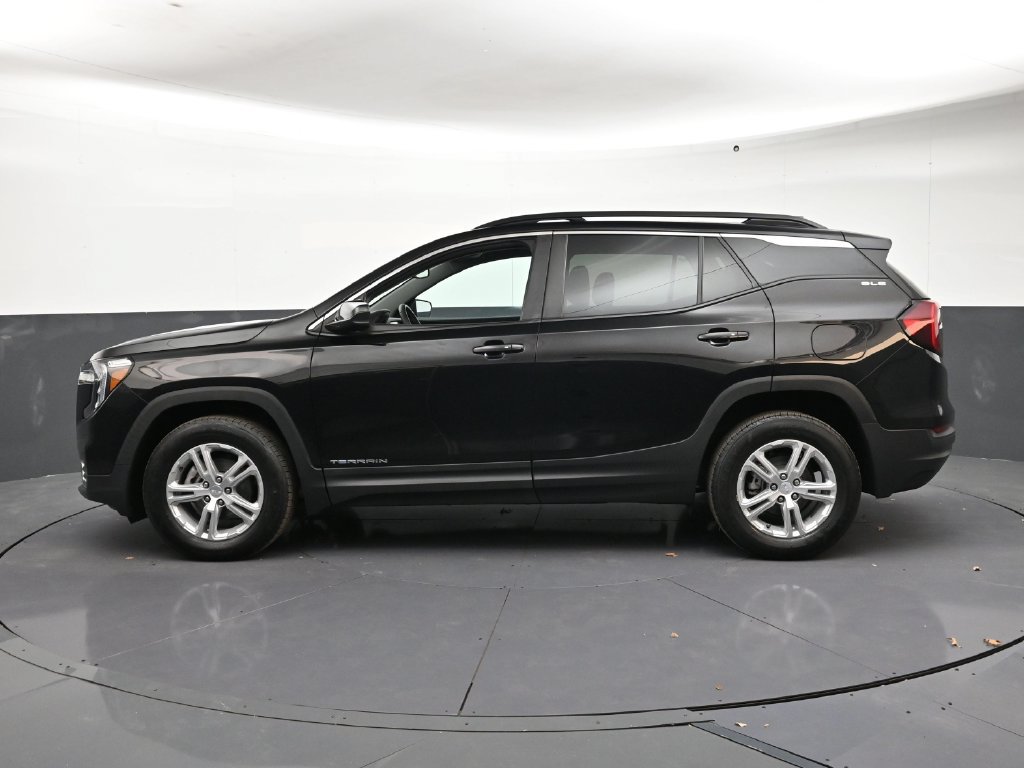 Used 2023 GMC Terrain SLE w/ Driver Convenience Package AWD/4WD image 2