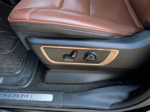 Used 2022 RAM 1500 Limited w/ Bed Utility Group image 17