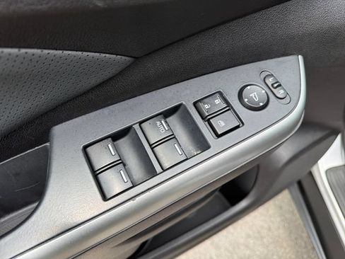 Used 2016 Honda CR-V Touring image 18
