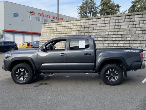 Certified 2023 Toyota Tacoma TRD Off-Road image 2